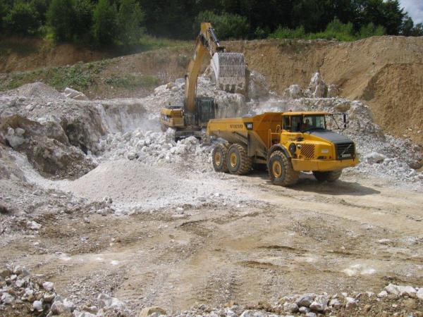 03-Abbau-mit-Radlader-und-Dumper